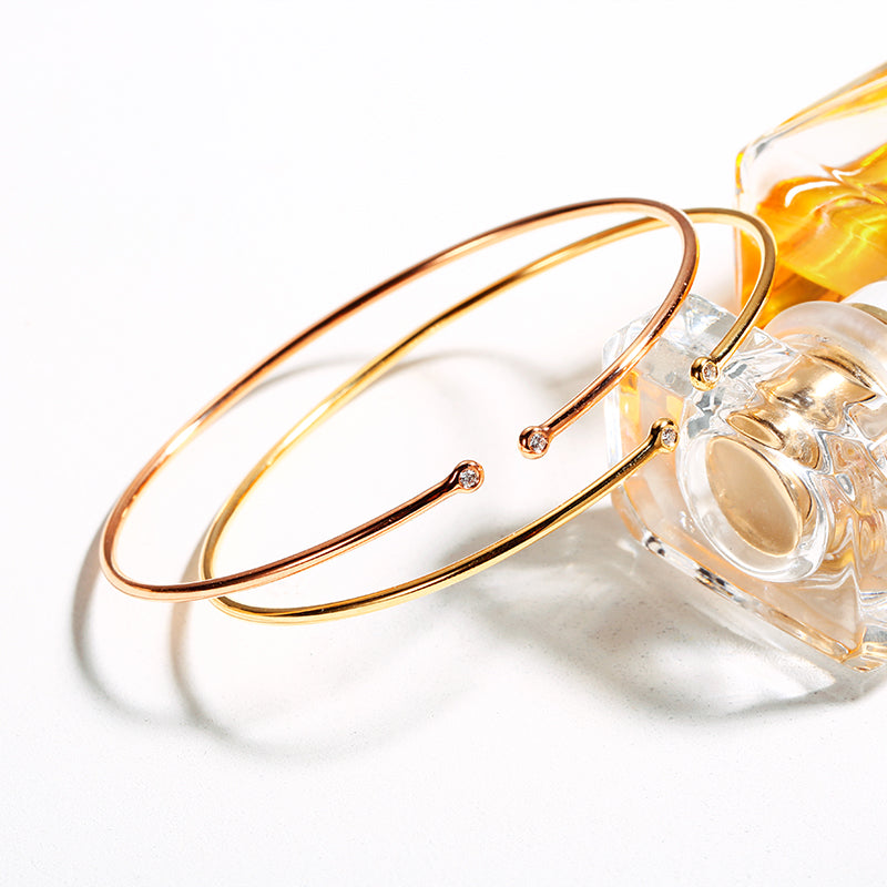 Anna Sheffield makes jewelry