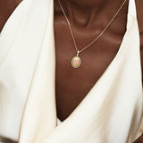 Collar de plata de ley con piedra de nacimiento de octubre en corte oval vintage "Retro Romance" de FANCIME
