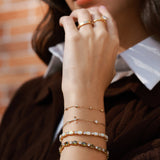 "Glamour Radiance" Pulsera de tenis de plata de ley con ópalo blanco tallado elegante, piedra de nacimiento de octubre