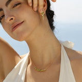 Collar de Plata con Barra de Flor “Susurro de Glicina” con Peridoto