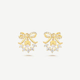 Pendientes delicados de plata inspirados en el lirio de los valles