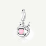 Amuleto de plata Muñeca demonio Lolita Noche Oscura Esmalte que brilla en la oscuridad