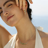 Pendientes de Plata con Barra de Flor “Susurro de Glicina” con Peridoto