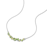 Collar de Plata con Barra de Flor “Susurro de Glicina” con Peridoto