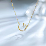 Collar celestial de luna de oro amarillo 14K "Lunar Dream" con diamante cultivado en laboratorio 0.076CTTW