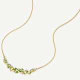 Collar de Plata con Barra de Flor “Susurro de Glicina” con Peridoto