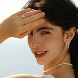 Anillo de plata "Susurro de glicinia"