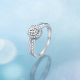 Anillo de plata de ley con moissanita talla redonda de FANCIME