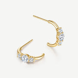 Pendientes de botón con racimo trío de diamantes cultivados en laboratorio de 0.5 ct en oro amarillo de 14K