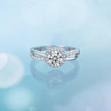 Anillo de plata de ley con moissanita talla redonda de FANCIME