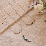 Collar de Plata con Barra de Flor “Susurro de Glicina” con Aguamarina y Topacio
