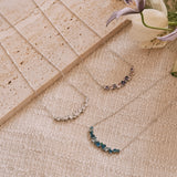 Collar con barra floral "Wisteria Whisper" en plata de ley