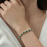 Pulsera de plata de ley con esmeralda talla fancy corte tenis "Glamour Radiance" piedra de nacimiento de mayo