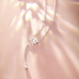 Collar colgante de estrella de plata de ley "Starlit Melody"