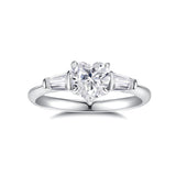 Anillo de plata de ley con moissanita talla corazón y halo de FANCIME