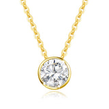 Collar solitario con moissanita engastada en bisel de oro amarillo 14K de FANCIME