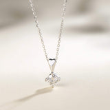 Collar solitario FANCIME Moissanite Hearty Love en oro blanco de 14K