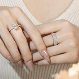 Anillo solitario clásico de plata de ley con moissanita talla radiante de FANCIME
