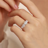 Anillo de plata de ley con moissanita de corte redondo y brillo quíntuple FANCIME