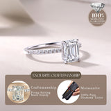 Anillo solitario clásico de plata de ley con moissanita talla radiante de FANCIME