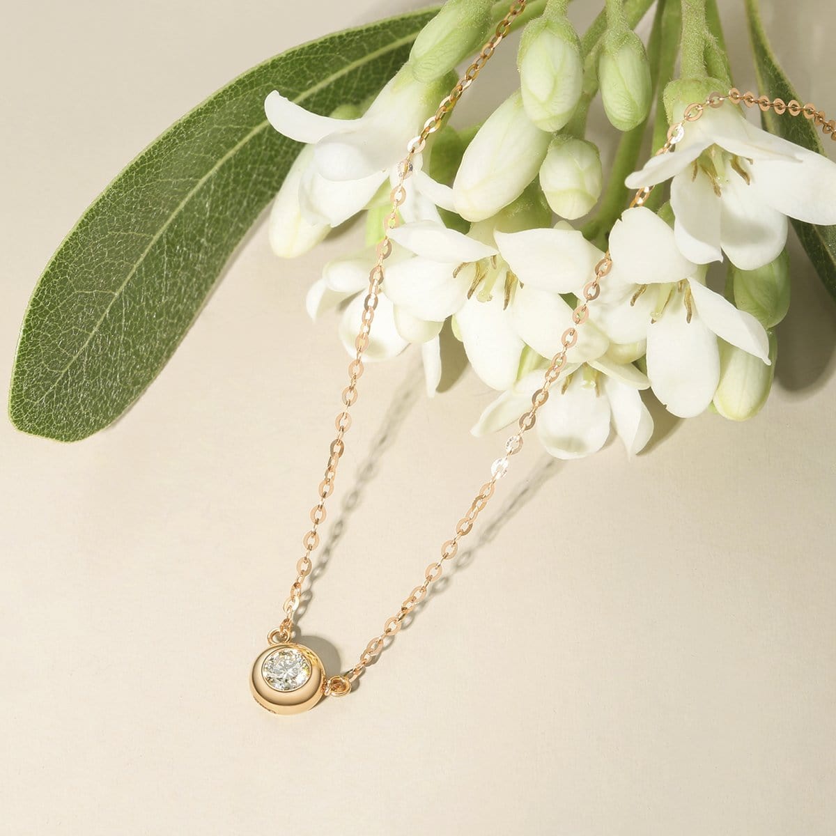FANCIME Mellow S Round 18K Solid Gold Necklace Detail